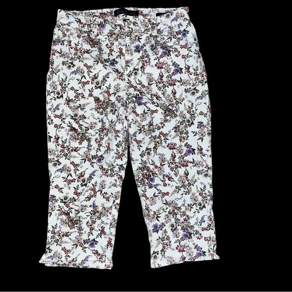 Gloria Vanderbilt Denim - Gloria Vanderbilt Amanda Cropped Floral Jeans Size 12 Petite